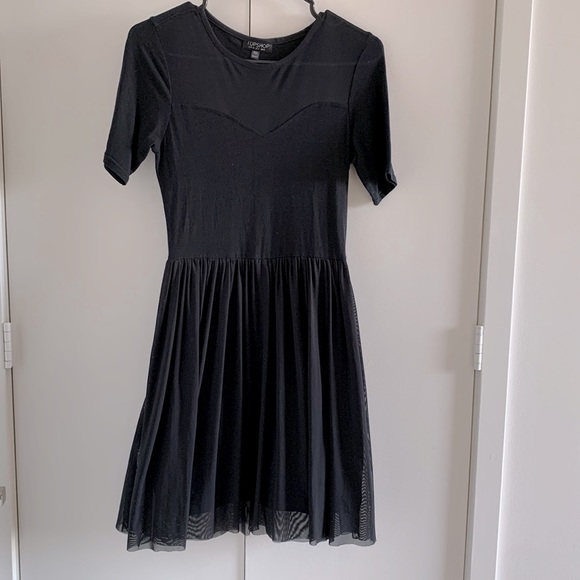 Topshop Dresses & Skirts - Topshop little black sweetheart neckline mini dress size 4